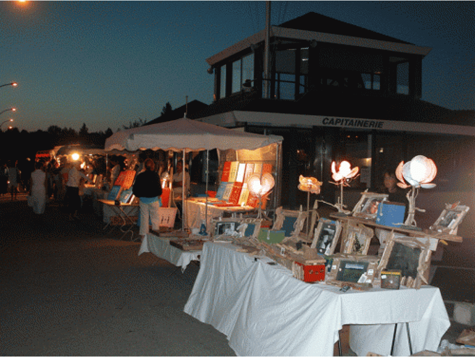 Marché Nocture tous les mardis .